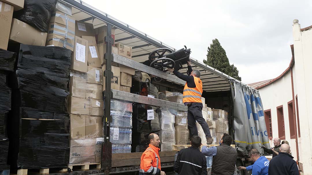 Diputació envia a Ucraïna un camió amb aliments, material sanitari i roba