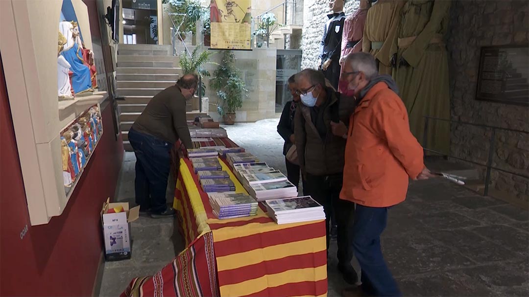 Morella celebra Sant Jordi amb una paradeta amb llibres i sense massa novetats