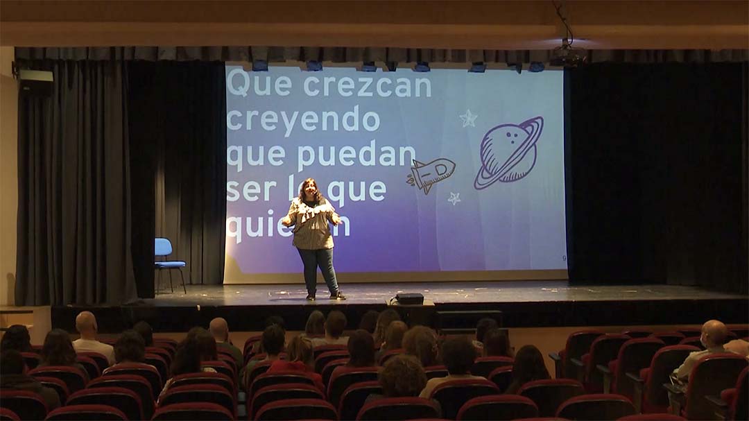 Marina Marroquí explica a Vilafranca la importància de l’educació per a la igualtat