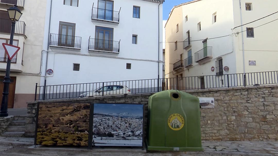 Vilafranca embelleix els contenidors del casc antic
