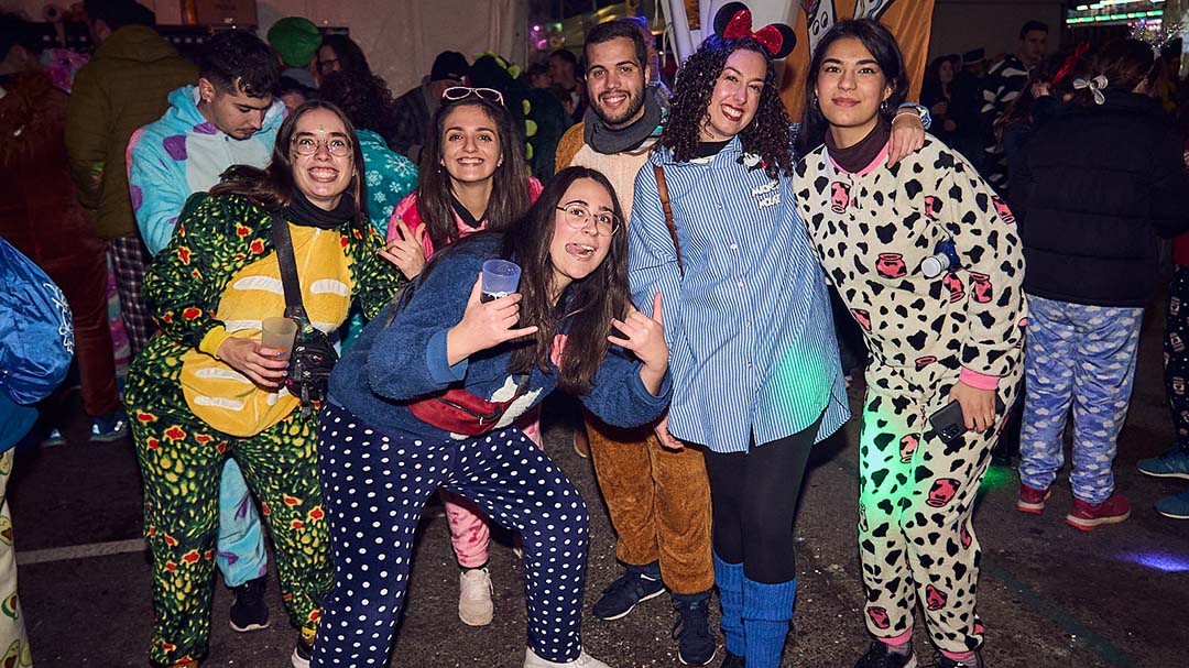 La nit del pijama dona pas a la nit més boja del Carnaval