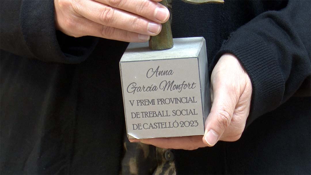 Anna Garcia Monfort rep el V Premi Provincial de Treball Social atorgat pel COTS