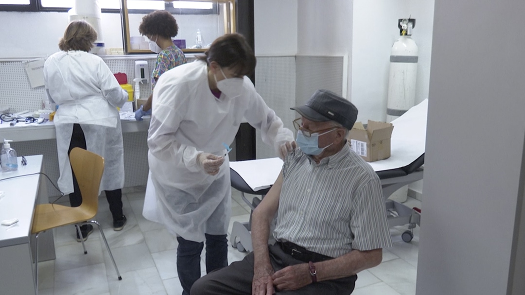 Sanitat retira l’ús obligatori de mascareta en centres sanitaris